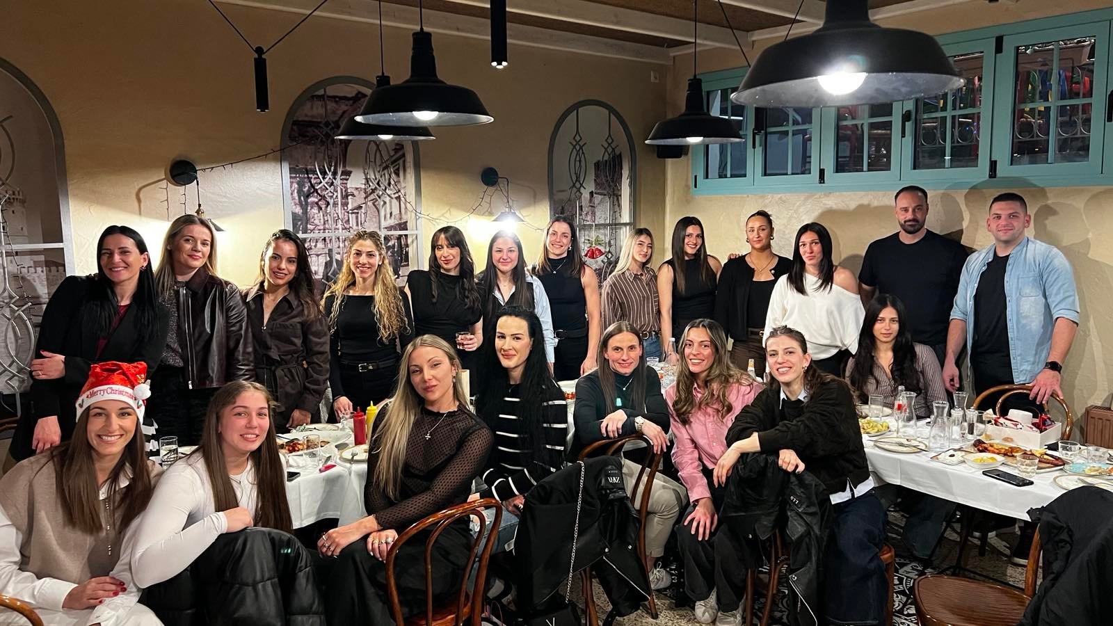 Σε υπέροχο κλίμα το Secret Santa του Χάντμπολ γυναικών του ΠΑΟΚ! (pics)