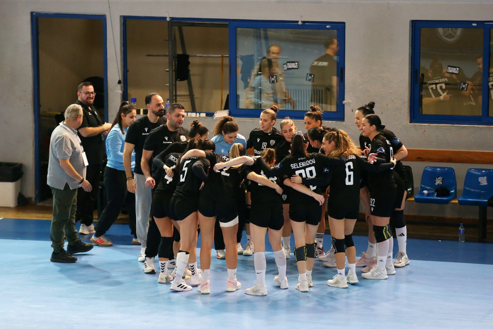 Με σπασμένα τα φρένα (28/01, 14:15)