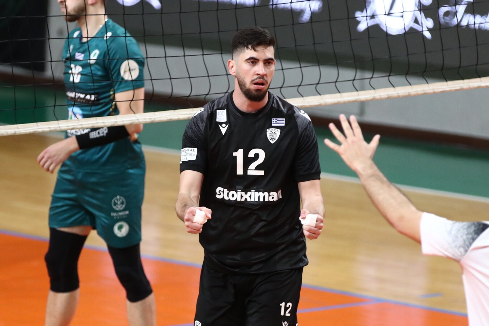 Ν. Κόλεφ: «Ο κόσμος μας δίνει ενέργεια σε δύσκολες στιγμές!» (26/04, 18:30)